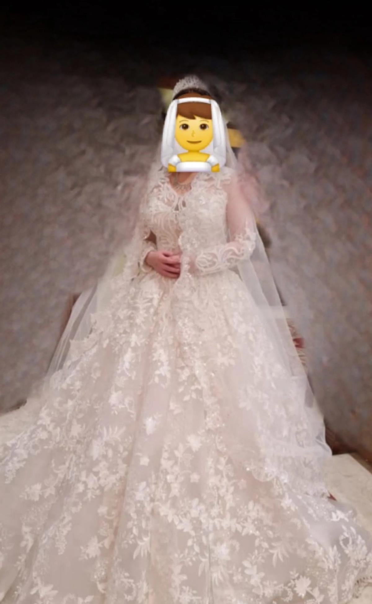 فستان عروس نظيف جدا