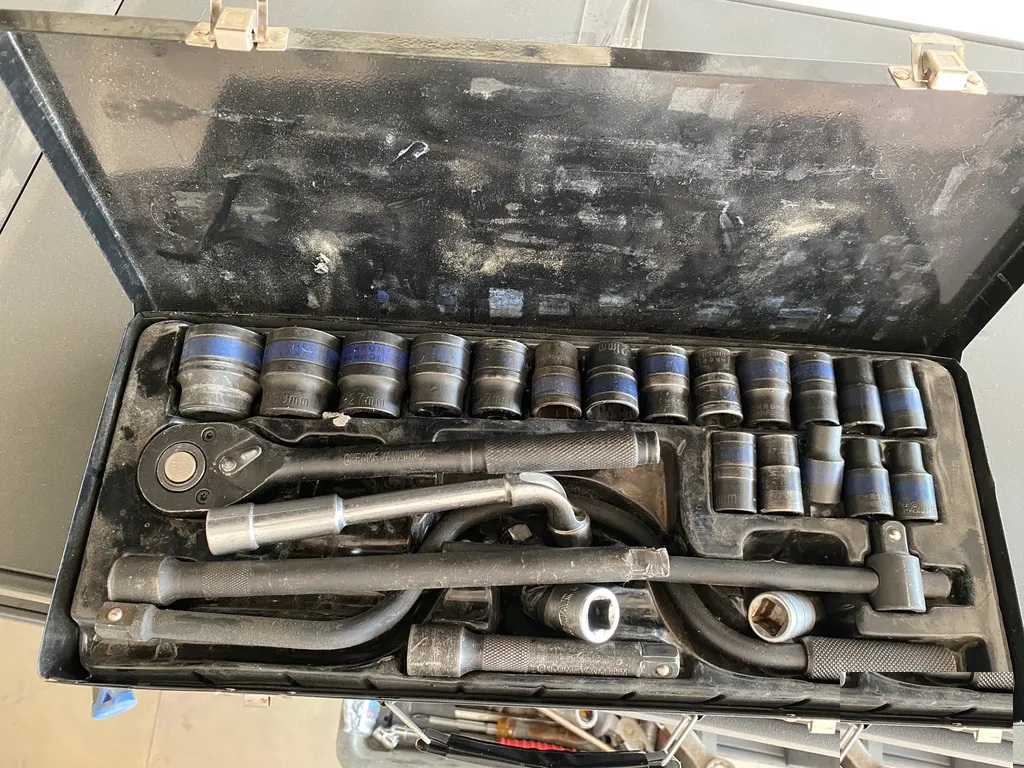 للبيع بنشر وكهرباء سيارات ⁦⁦For⁩⁩ ⁦⁦sale⁩⁩ ⁦⁦garage⁩⁩ ⁦⁦in⁩⁩ ⁦⁦Fahaheel⁩⁩ ⁦⁦area⁩⁩