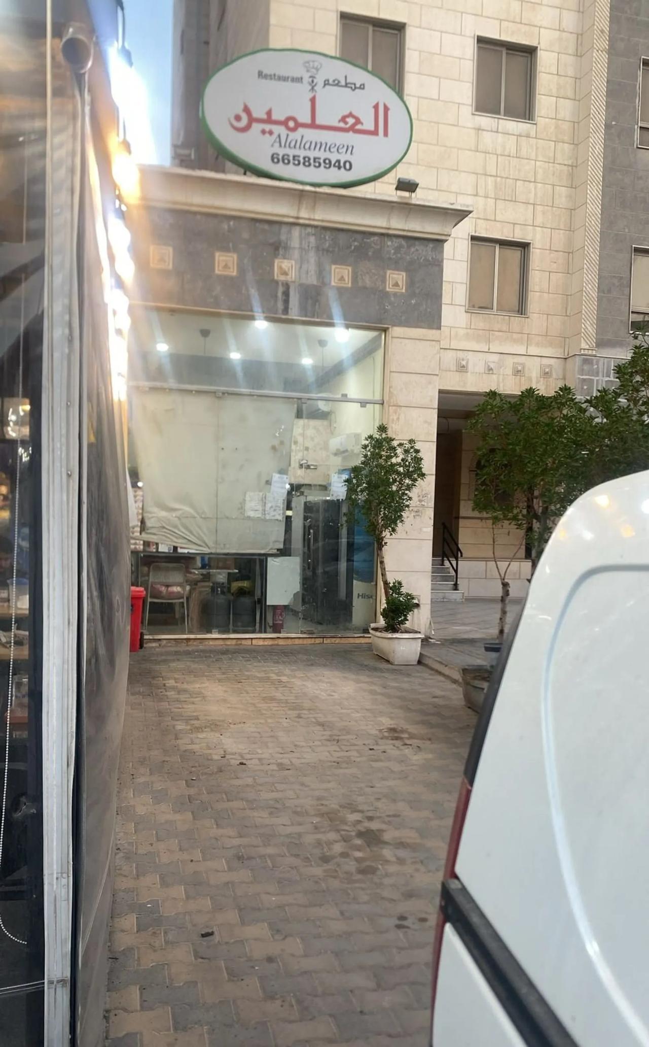 للبيع مطعم مساحة ⁦⁦40⁩⁩ متر مقابل نادى التضامن قطعة ⁦⁦1⁩⁩ شارع ⁦⁦120⁩⁩ الشارع الرئيسي مع باركنج ⁦⁦40⁩⁩ متر
